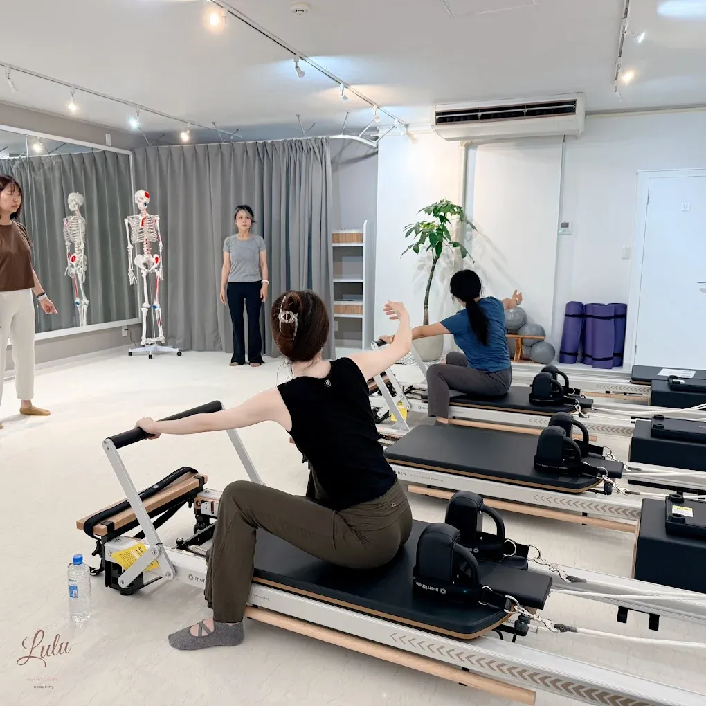 Lulu PILATES STUDIO academy